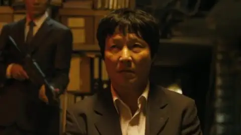 Still 5 of A Company Man (2012) BluRay [Hindi (ORG 5.1) & Korean] 1080p 720p & 480p Dual Audio [x264/10Bit-HEVC]