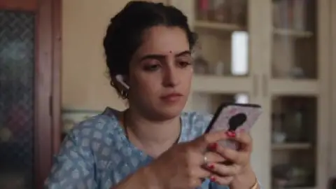 Still 3 of Mrs. (2025) WEB-DL [Hindi DD5.1] 4K 1080p 720p & 480p [x264/10Bit-HEVC]