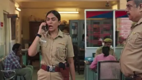 Still 6 of Gumraah (2023) WEB-DL [Hindi DD5.1] 4K 1080p 720p & 480p [x264/HEVC]