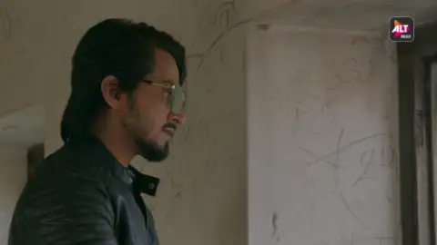 Still 4 of Bang Baang (Season 1) Hindi WEB-DL 1080p / 720p / 480p [x264/ESubs] HD | ALL Episodes [ALTBalaji Series]