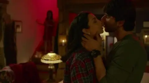 Still 5 of Lord Curzon Ki Haveli (2023) DS4K WEB-DL [Hindi DD5.1] 4K 1080p 720p & 480p [x264/HEVC]