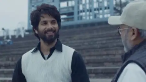 Still 1 of Jersey (2022) WEB-DL [Hindi DD5.1] 1080p 720p & 480p [x264/HEVC] HD