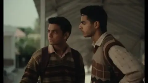 Still 1 of Homebound (2025) WEB-DL [Hindi DD5.1] 4K 1080p 720p & 480p [x264/HEVC]