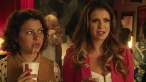 Still 3 of The Final Girls (2015) BluRay [Hindi (DD5.1) & English] 1080p 720p & 480p Dual Audio [x264/10Bit-HEVC]