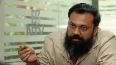 Still 3 of Driving Licence (2019) UNCUT WEB-DL [Hindi (ORG 2.0) & Malayalam] 1080p 720p & 480p Dual Audio [x264/HEVC]