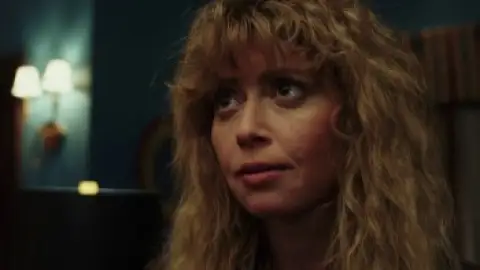 Still 5 of Poker Face (Season 1) BluRay [Hindi (DD2.0) & English] 1080p 720p & 480p Dual Audio [x264/ESubs]