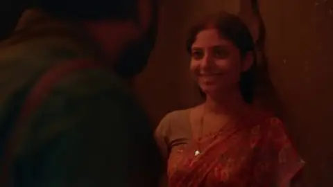 Still 3 of Muthassi (Season 1) DS4K WEB-DL [Hindi (DD5.1) & Malayalam] 4K 1080p 720p & 480p Dual Audio [x264/ESubs] | .
