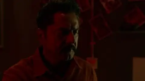 Still 4 of Por Thozhil (2023) DS4K WEB-DL [Hindi (DD5.1) & Tamil] 4K 1080p 720p & 480p Dual Audio [x264/HEVC]