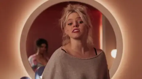Still 6 of Mean Girls (2024) WEB-DL [Hindi (ORG 5.1) + English] 1080p 720p & 480p Dual Audio [x264/10Bit-HEVC]