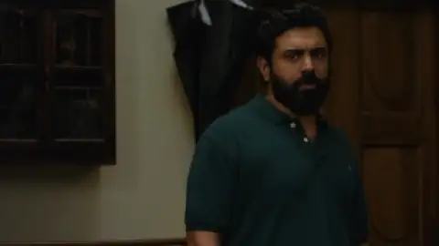 Still 8 of Sarvam Maya (2025) DS4K WEB-DL [Hindi (DD5.1) & Malayalam] 4K 1080p 720p & 480p Dual Audio [x264/10Bit-HEVC]