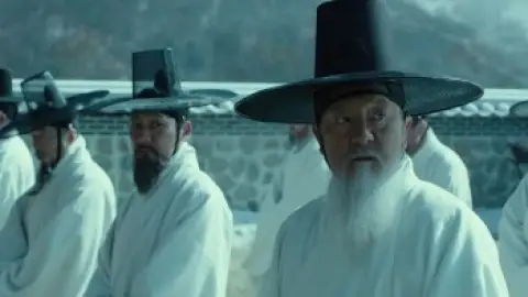 Still 4 of The Fortress (2017) BluRay [Hindi (ORG 2.0) & Korean] 1080p 720p & 480p Dual Audio [x264/10Bit-HEVC]