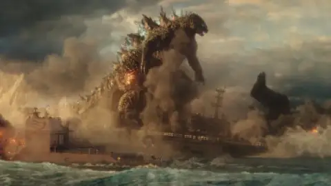 Still 5 of Godzilla vs. Kong (2021) BluRay [Hindi (ORG 5.1) + English] 4K 1080p 720p & 480p Dual Audio [x264/10Bit-HEVC]