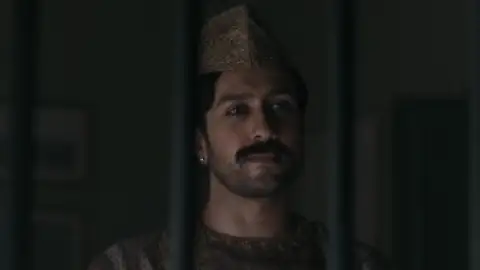 Still 7 of Heeramandi: The Diamond Bazaar (Season 1) WEB-DL [Hindi DD5.1] 1080p 720p & 480p [x264/10Bit-HEVC] HD | ALL Episodes [NF Series]