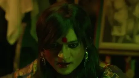 Still 4 of Murder 2 (2011) BluRay [Hindi DD5.1] 1080p 720p & 480p [x264/HEVC]