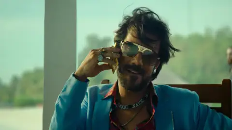 Still 2 of Pushpa 2: The Rule (2024) V2 TRUE WEB-DL [Telugu & MULTi ORG-DD2.0] 1080p 720p & 480p [x264/HEVC] | [THEATRiCAL CUT]