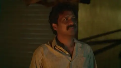 Still 5 of Minnal Murali (2021) WEB-DL [Hindi & Malayalam DD5.1] 1080p 720p & 480p [x264/HEVC]