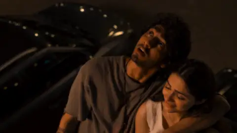 Still 9 of Saiyaara (2025) DS4K WEB-DL [Hindi DD5.1] 4K 1080p 720p & 480p [x264/10Bit-HEVC]