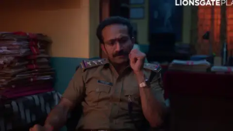 Still 6 of Soothravakyam (2025) WEB-DL [Hindi (DD2.0) & Malayalam] 1080p 720p & 480p Dual Audio [x264/HEVC]