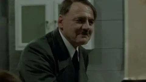 Still 4 of Downfall (2004) BluRay [English DD2.0] 1080p 720p & 480p [x264/10Bit-HEVC]